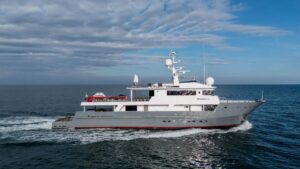 MY OURWAY_NEMO_submarine_support_vessel_01