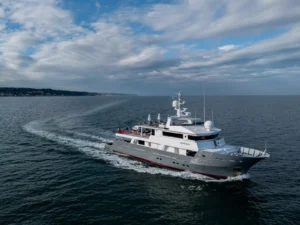 MY OURWAY_NEMO_submarine_support_vessel_02