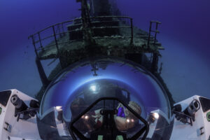 Super Yacht Sub 3 above shipwreck (C) Rob Aarsen 2016