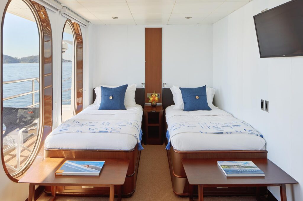 Twins-MY-Global-Yacht